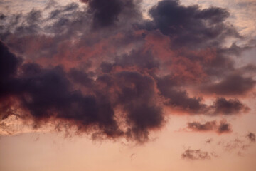 Atardecer nublado
