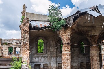 Naklejka premium Brody, Ukraine - june, 2021: The ruins of The Old fortress synagogue of Brody 