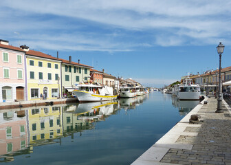Obraz premium Boats on Leonardesque Canal Port in Cesenatico, Italy