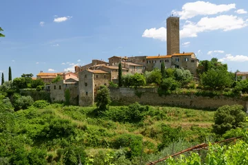 Fotobehang Panorama di un antico borgo immerso nel verde della campagna toscana - Pereta - Toscana - Italia © Andrea