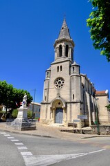 Fototapeta na wymiar église village montségur sur Lauzon drôme france