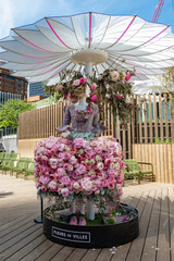 Flowers, beautiful, floral displays, installations, Vancouver, downtown, telephone booth, hearts, mannequins, car, roses, fresh, pop-up, florists, Robson, breast cancer, Rose, Fleurs de Villes