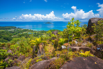 Fototapeta na wymiar hiking from anse lazio to anse geogette on praslin on the seychelles