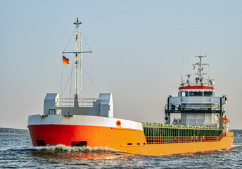 Frachtschiff auf der Ostsee