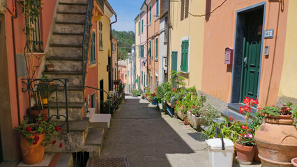 Fototapeta na wymiar La frazione di Costa nel territorio comunale di Framura, in Liguria.