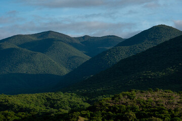 Obraz premium sky in the mountains, blue, nature, trees, mexico, view montañas, arboles, cielo, paisaje mexicano, naturaleza