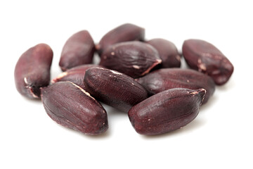 Obraz premium black peanuts on white background