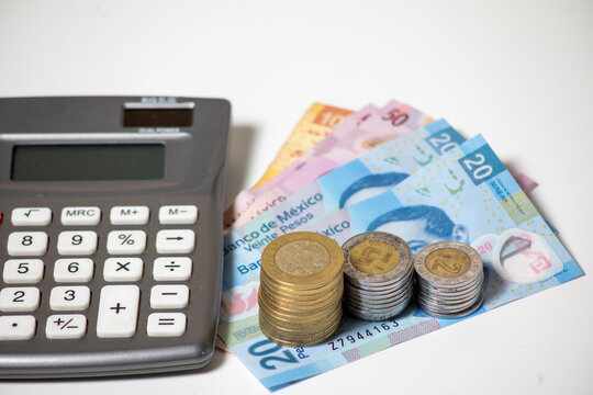 Calculadora con dinero mexicano