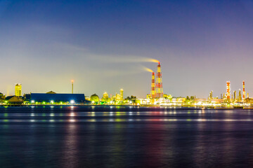 Fototapeta na wymiar 堺泉北臨海工業地帯の夜景。高石市側から撮影した工場夜景