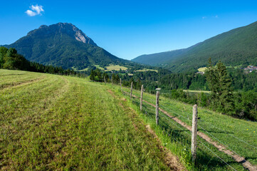 Paysage du Coeur des Bauges dans le parc Naturel Régional des Bauges en Savoie au printemps dans les Alpes en France