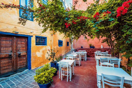 Fototapeta Scenic picturesque streets of Chania venetian town. Chania, Creete, Greece