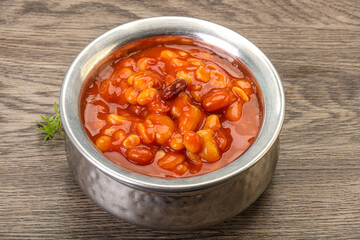 Baked kidney in tomato sauce