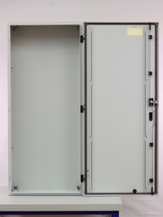 Electrical cabinet for installing an electric panel in apartments
