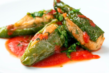 Friggitelli, peperoncini verdi imbottiti in salsa rossa, ricetta tipica della cucina campana,...
