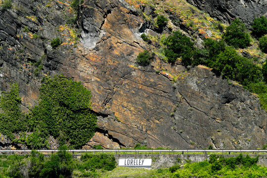 Teilansicht vom Felsen der Loreley im Welterbe Oberes Mittelrheintal - Stockfoto