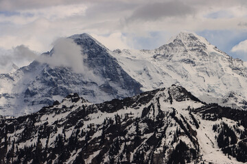 Imposante und berühmte Schweizer Gipfel; Blick auf Eiger und Mönch, davor Oberberghorn und Daube (Blick vom Wannichnubel)