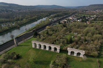 Vue A&eacute;rienne de l'Aqueduc Romain &agrave; Ars-sur-Moselle (Moselle France)