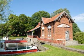little brick port house