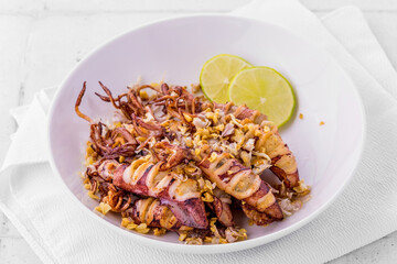 Fried squid with garlic