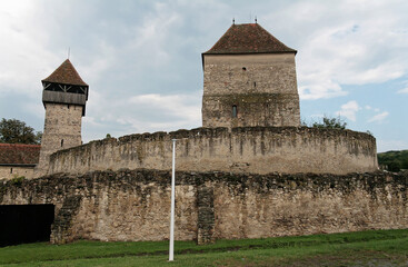 Sredniowieczny zamek w wiosce Biertan w Rumunii © Miroslaw