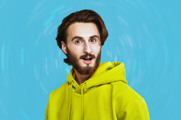 Obraz premium emotional surprised guy