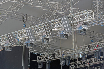 Light heads equipment