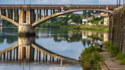 Obraz premium Castillon la Bataille - Le pont