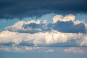 Obraz premium Blue clouds in the sky. Beautiful landscape