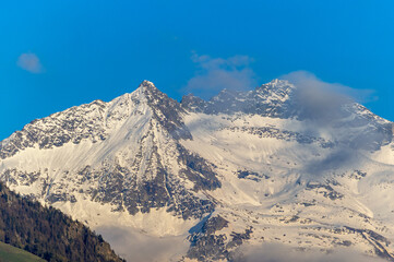 Fototapeta na wymiar Mountain peak on the italian alps in Valle d'Aosta on the trekking trail 