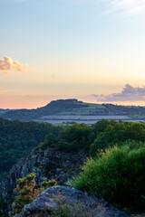 Coucher de soleil sur la Suisse normande depuis les Rochers du Parc à Clécy (Normandie, France)