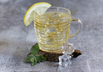 Traditional iced tea with lemon and mint.