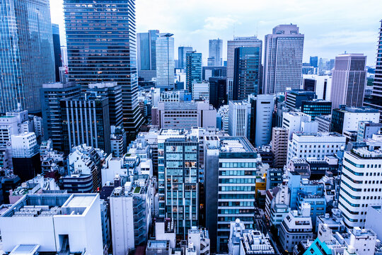 東京・新橋のビル群