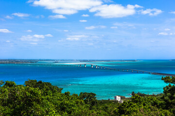沖縄県宮古島、青空と伊良部大橋・日本