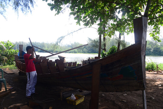 manufacturing kolae boat at Pula Rayor Kalae tapae
