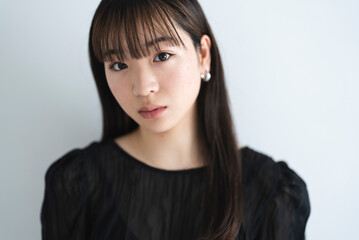 Fototapeta premium クールな若い女性