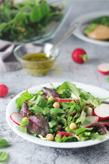 Green salad with asparagus and radish