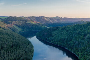 Sommerlicher Tag rund um das Saale-Tal am Hohenwarte-Stausee