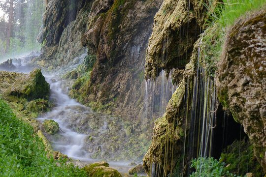 Mesothermal cascade from the Toplita (Transylvania, Romania)
