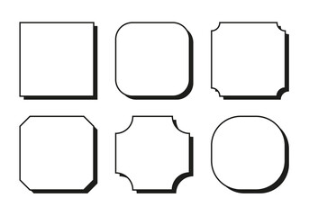 Etiquetas de varias formas en fondo blanco.