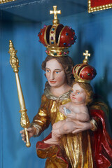 Fototapeta na wymiar Virgin Mary with baby Jesus, chapel of Saint George at the Lake in Klanjecko Jezero, Croatia
