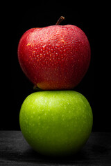 apple red green water