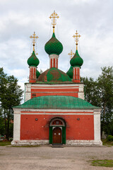 Fototapeta na wymiar Orthodox Vladimir Cathedral in Pereslavl Zalessky, Russia