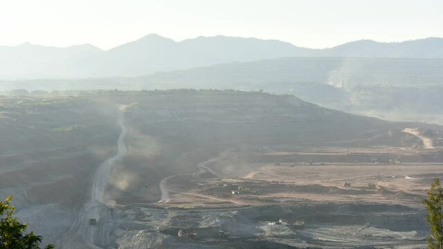 Coal mining in time lapse