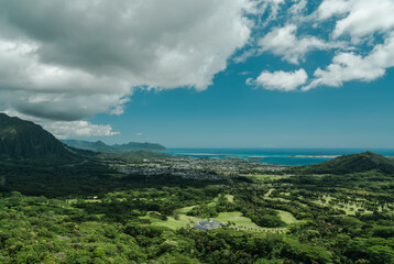 Fototapeta na wymiar panoramic view of Oʻahu's windward side with views of Kāneʻohe, Kāneʻohe Bay, and Kailua. Nuuanu Pali Lookout，Honolulu, Oahu, Hawaii 