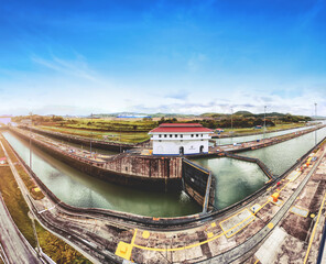 Panorámica del Canal de Panamá. Compuertas del canal de panamá. Panoramic of the Panama Canal....