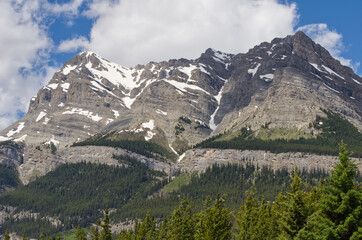 Beautiful Mountain Scenery in Howes Pass