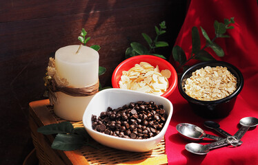 Almond, Chocolae Chip, Oat