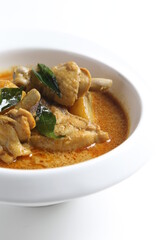 peranakan nonya spicy curry chicken cutlet and potato in white bowl with french toast bread in basket asian halal menu
