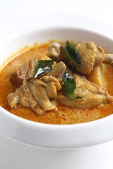 peranakan nonya spicy curry chicken cutlet and potato in white bowl with french toast bread in basket asian halal menu