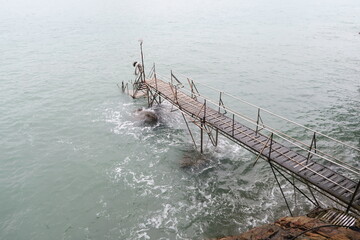  Sai Wan swimming shed was built along the sea shore. Step down to the water and swim in the ocean
